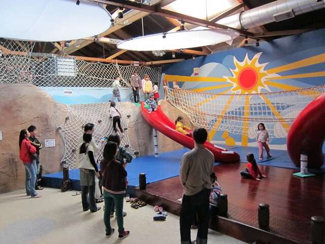 照片-園區也提供親子的遊樂設施(臺南市政府文化局提供)