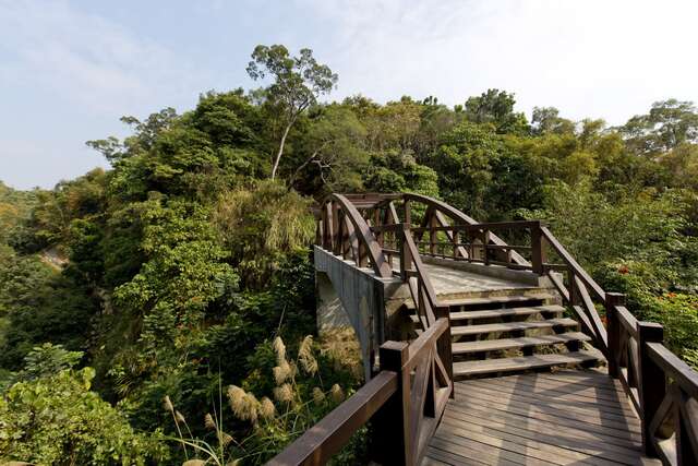 照片-木製的思源橋也是虎形山公園的特色之一
